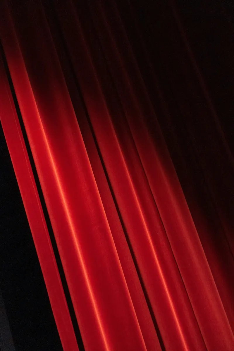 Drapé de velours rouge